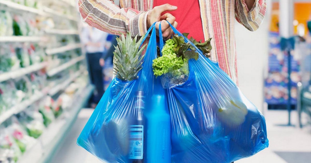 Weave This Trash Can From Plastic Grocery Bags