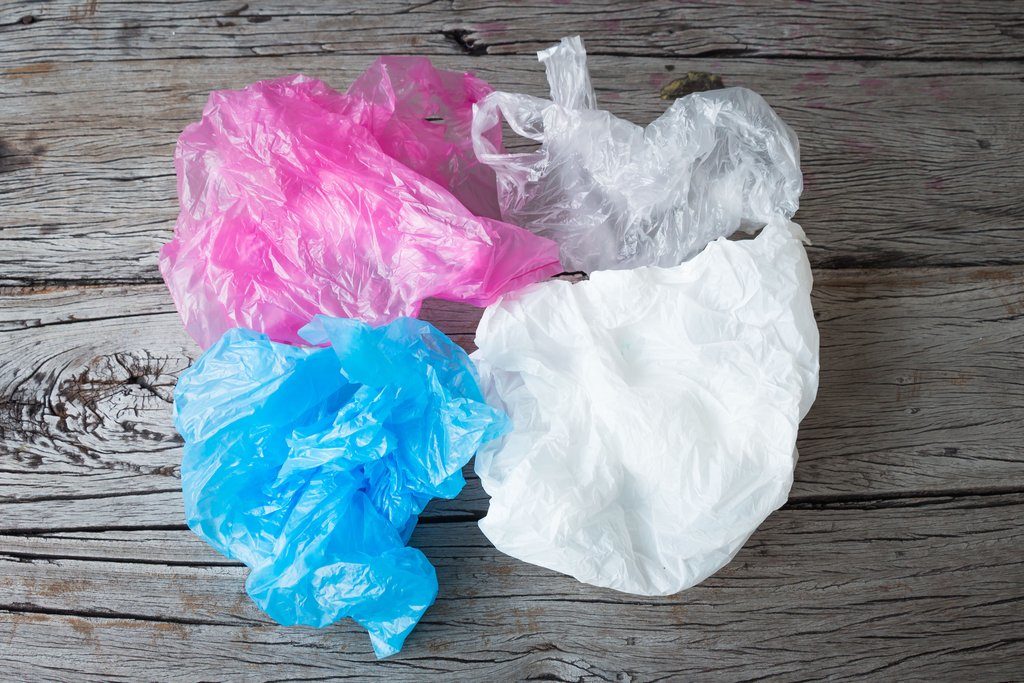 9 EASY WAYS TO REUSE PLASTIC BAGS
